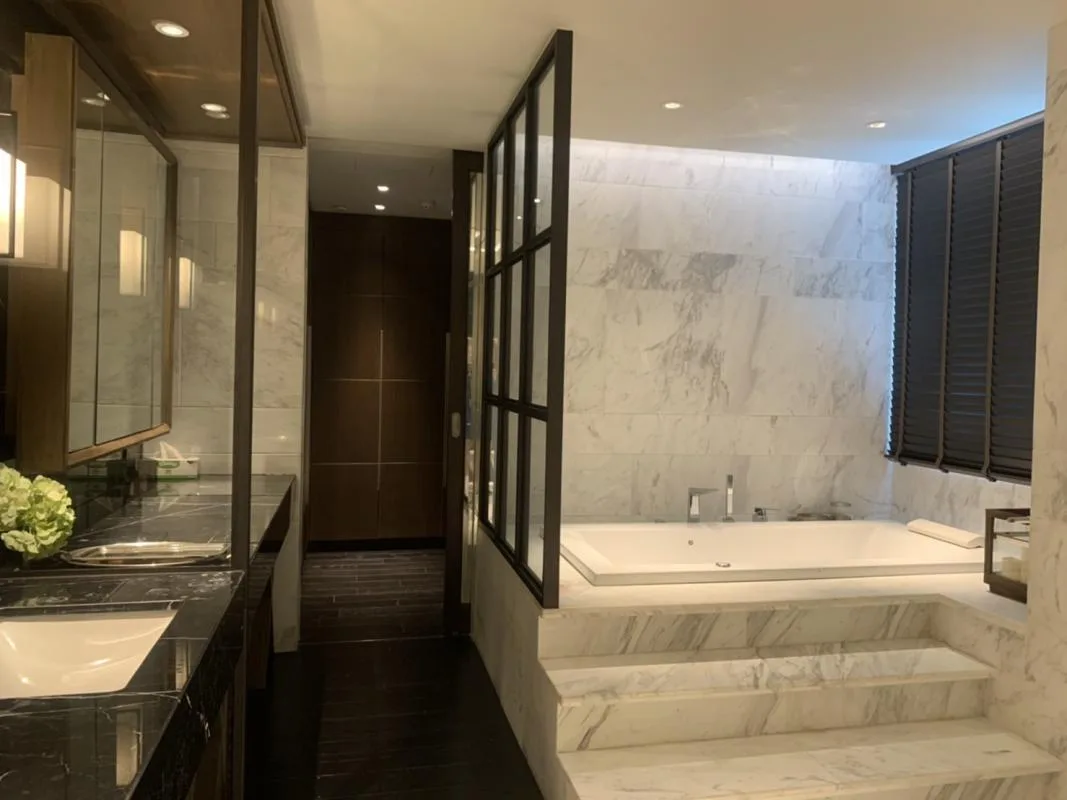 Property photos for The Crest Sukhumvit 24