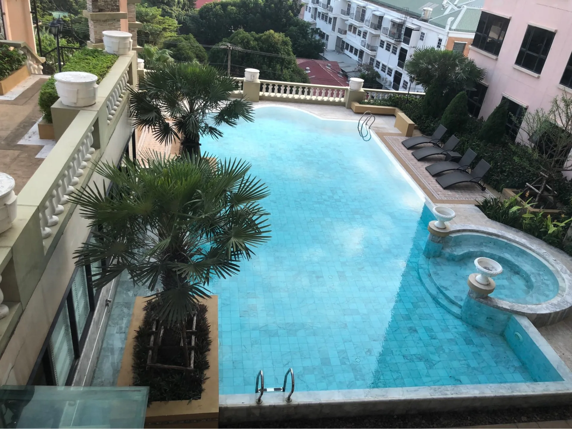 Property photos for The Crest Phahonyothin 11