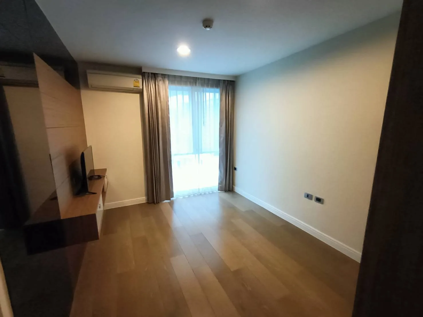 Property photos for The Crest Sukhumvit 24