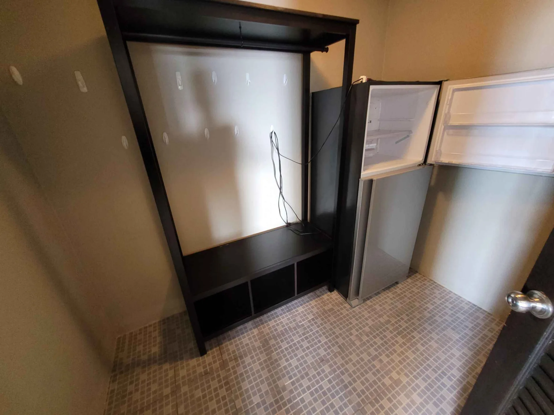 Property photos for Lake Green