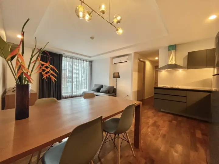 Property photos for Siri On 8