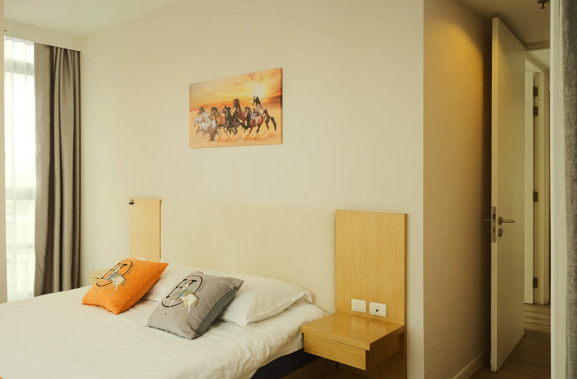 Property photos for Siamese Surawong