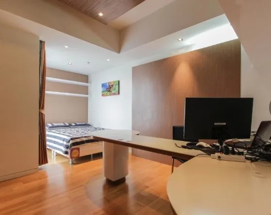 Property photos for The Met