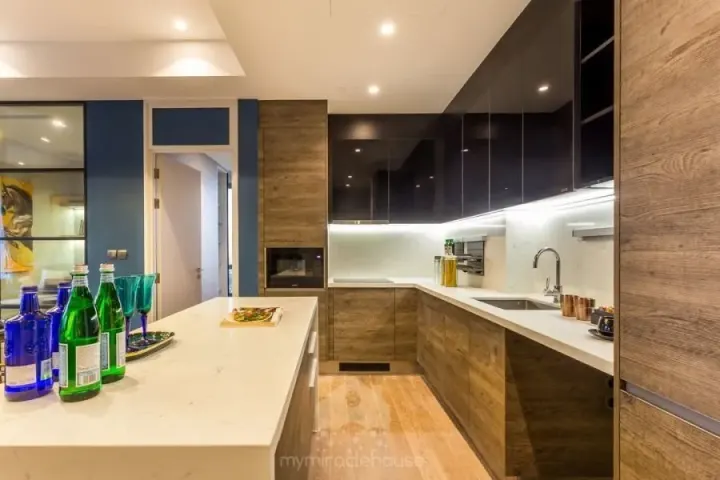 Property photos for Muniq Langsuan