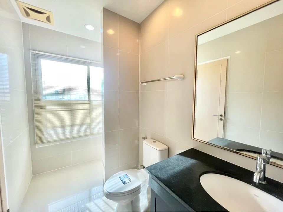 Property photos for Noble Ora
