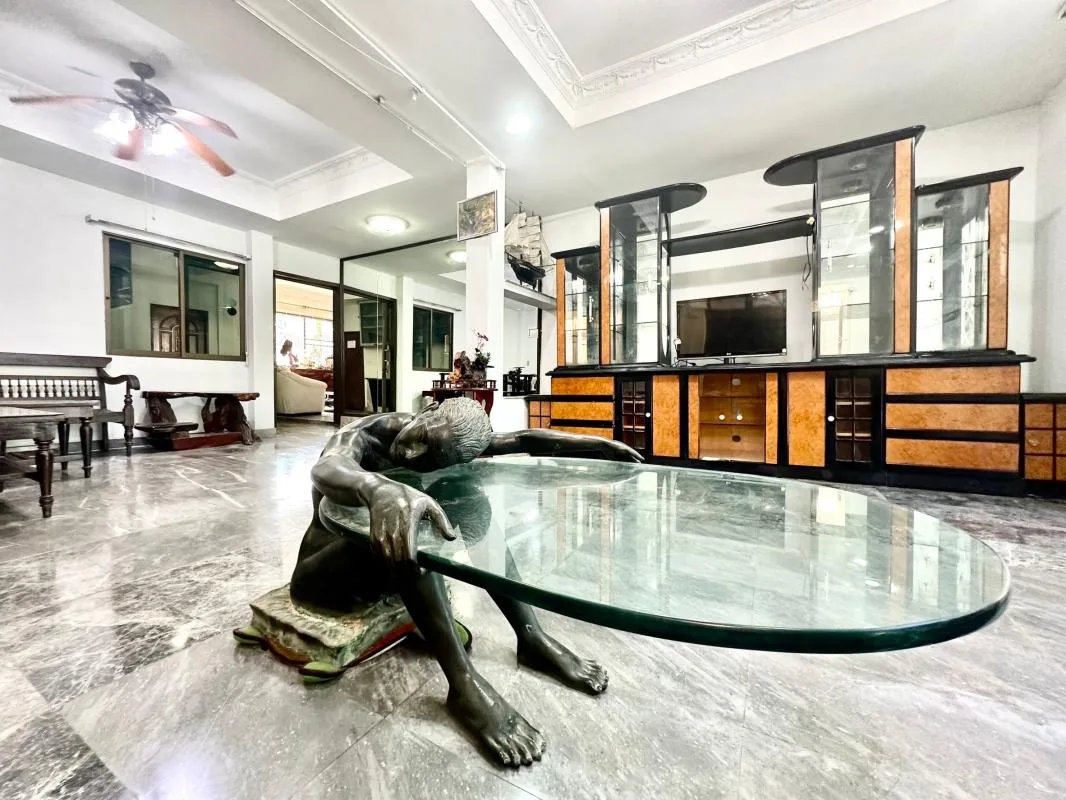 Property photos for Single House 4/109