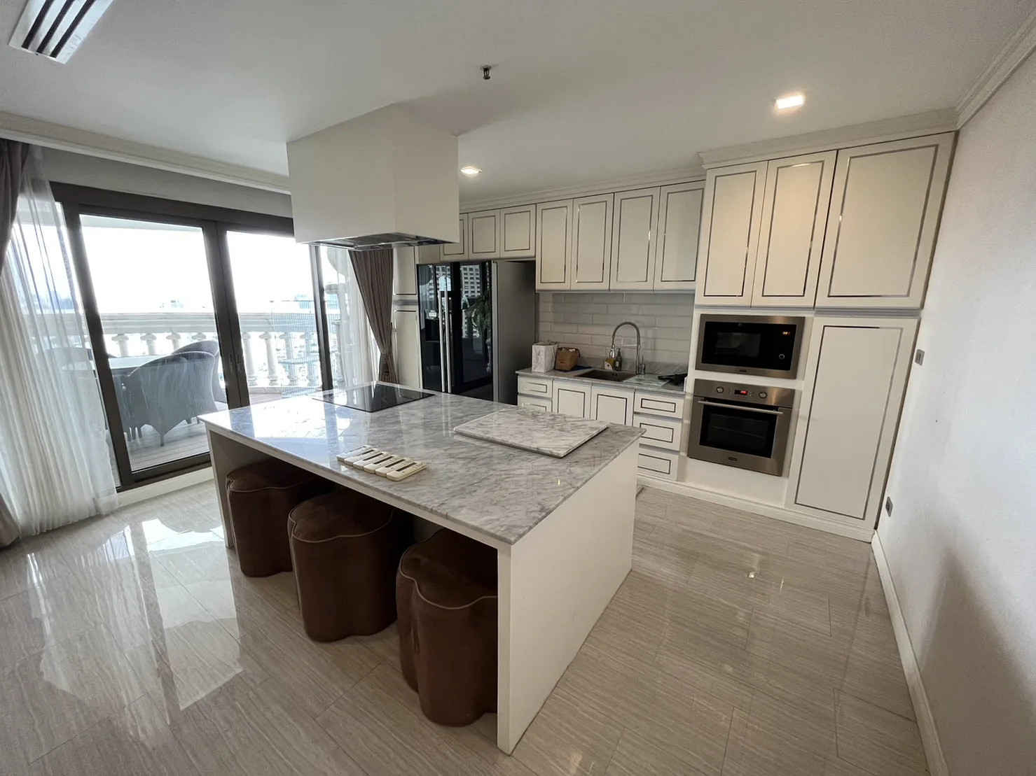 Property photos for State Tower