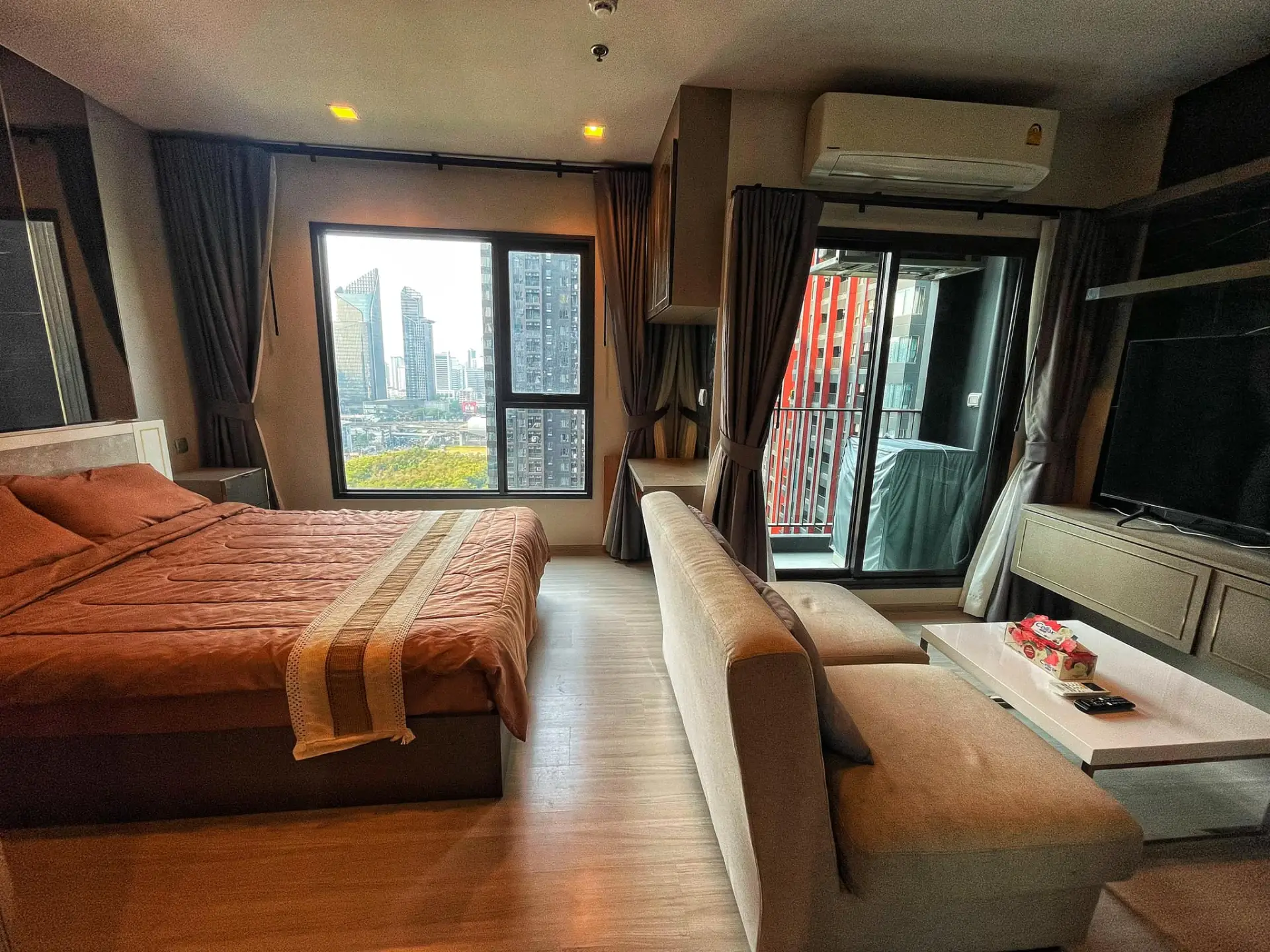 Property photos for LIFE Asoke - Rama 9