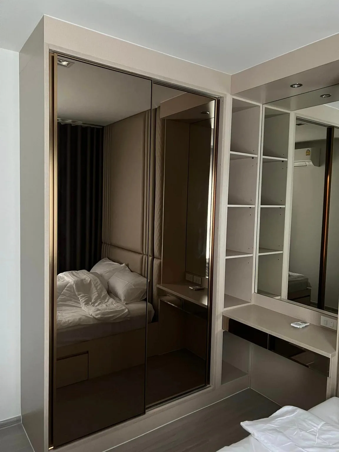 Property photos for Life Asoke Hype