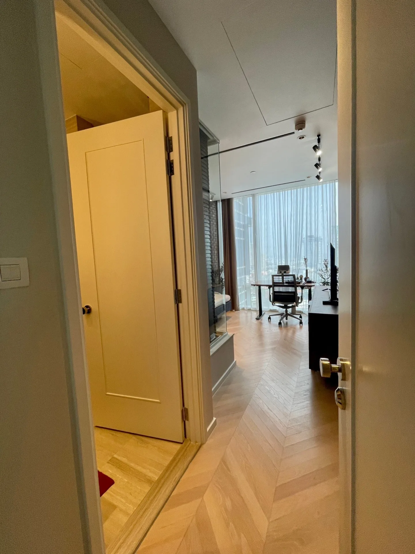 Property photos for Four Seasons Private Residences Bangkok