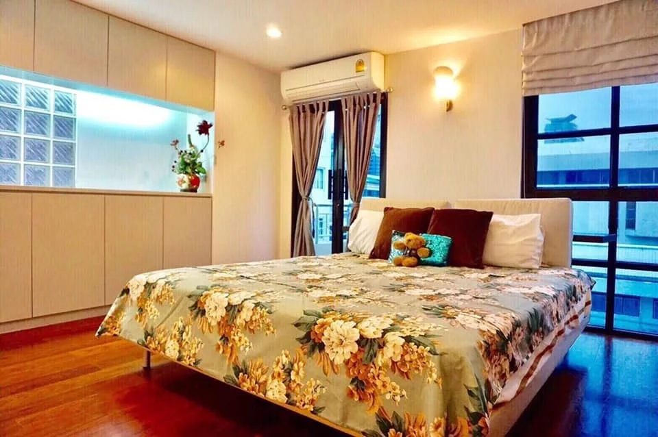 Property photos for Silom Terrace
