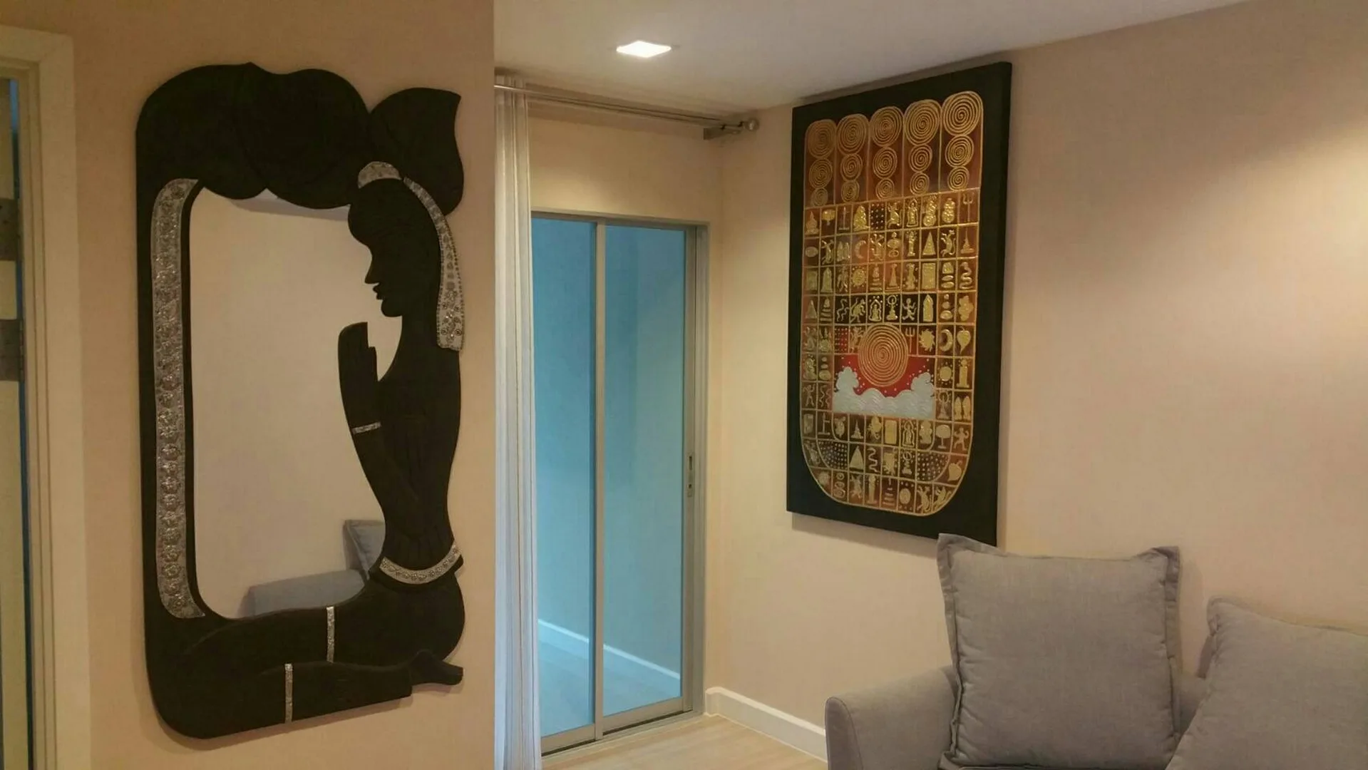 Property photos for Metro Luxe Kaset