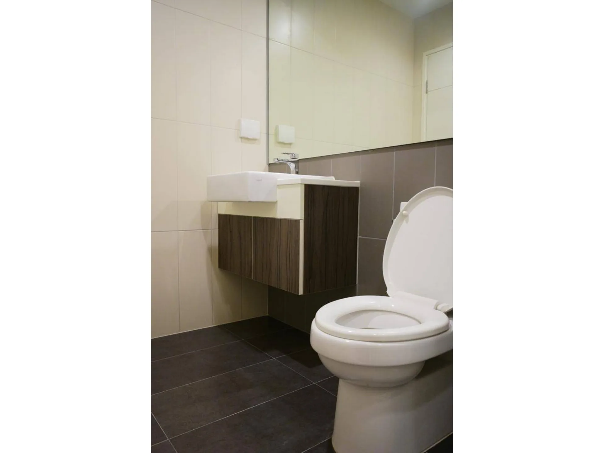 Property photos for Centric Huay Kwang Station