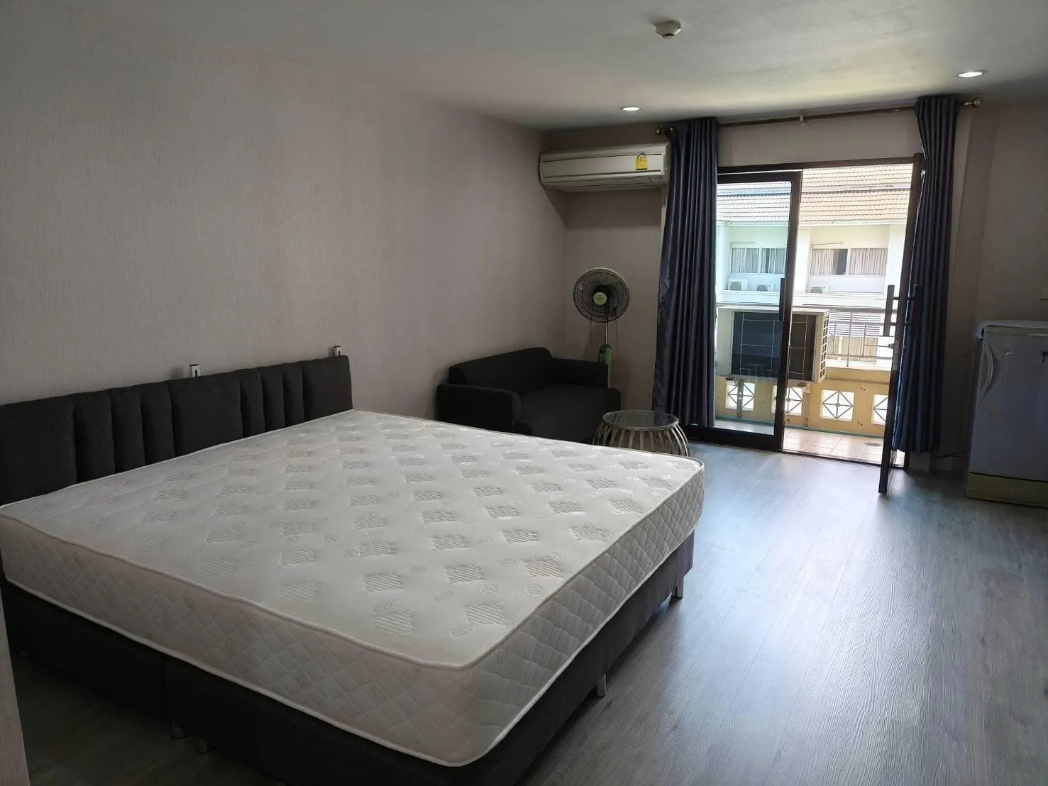 Property photos for Silom Terrace