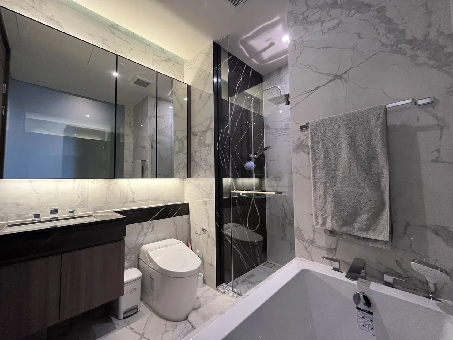 Property photos for Hyde Heritage Thonglor