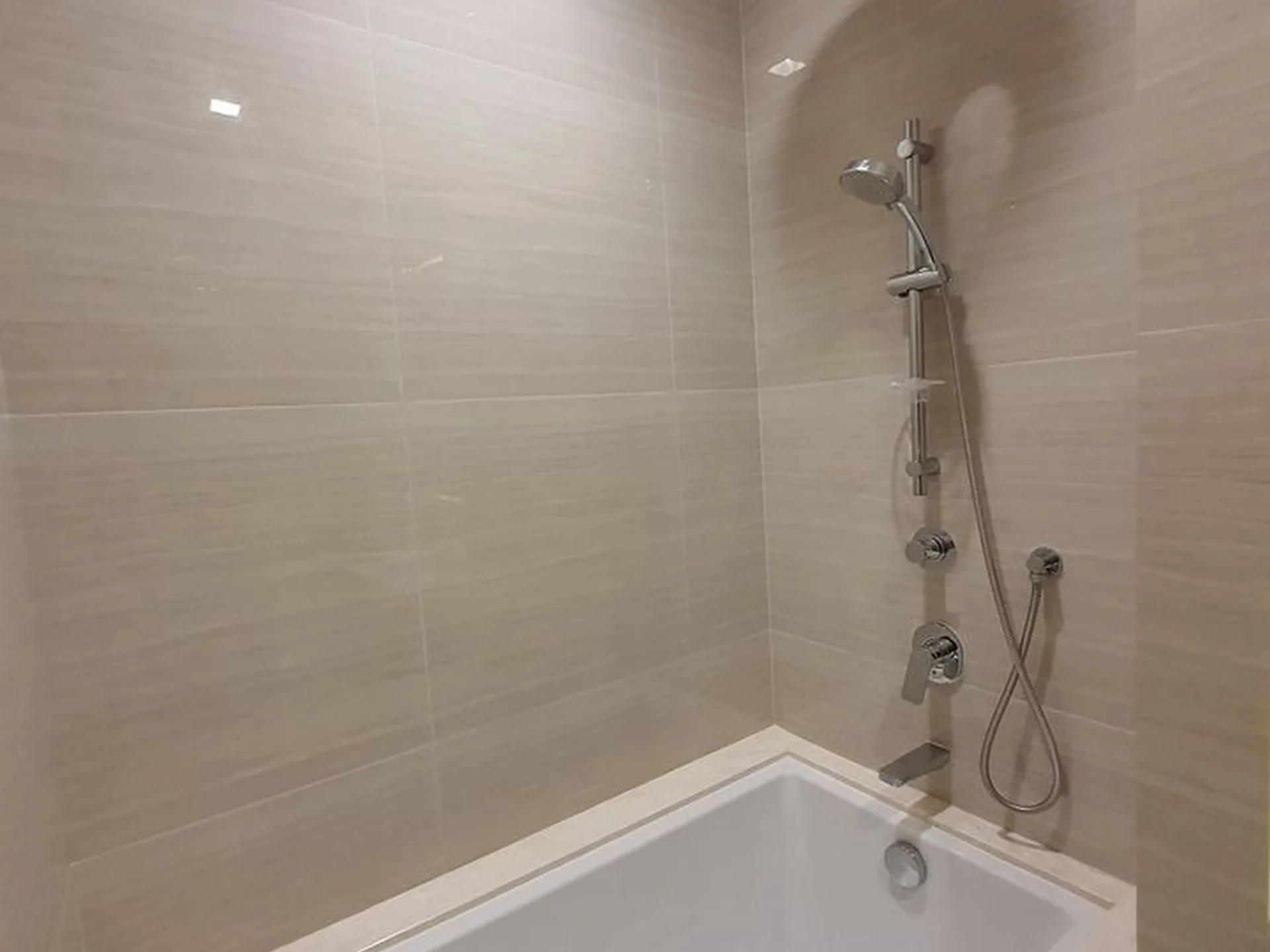 Property photos for Noble BE 33