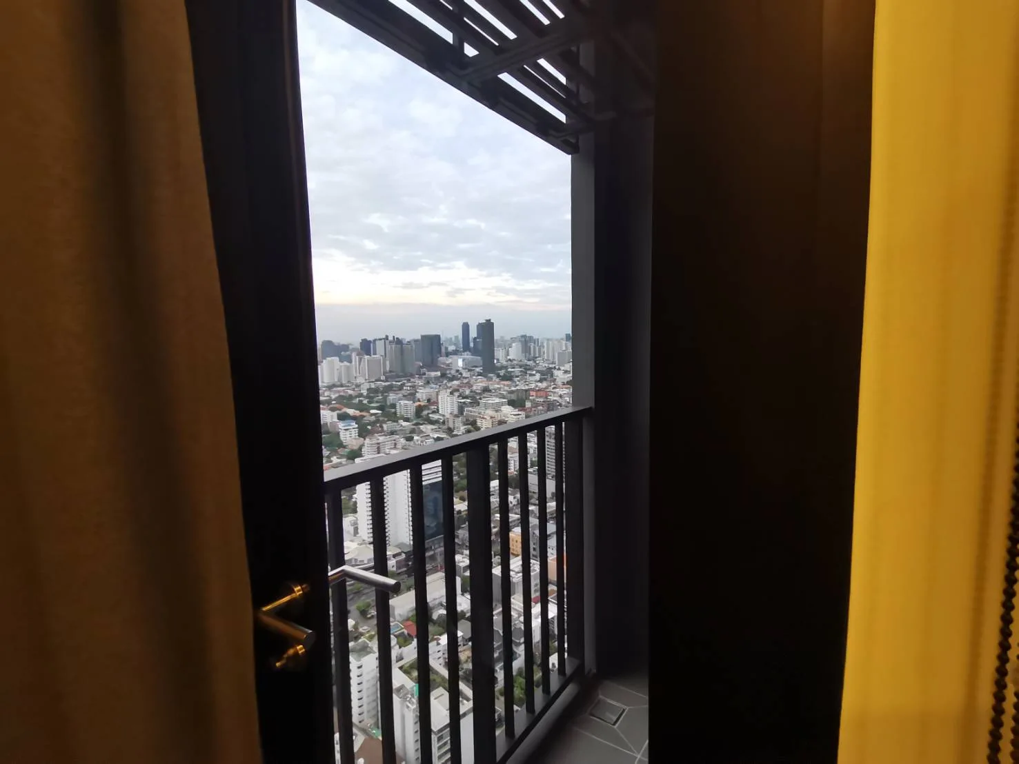 Property photos for Park Origin Thonglor