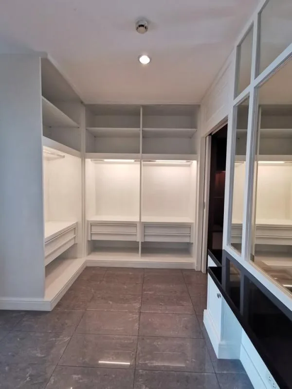Property photos for Royal Residence Park