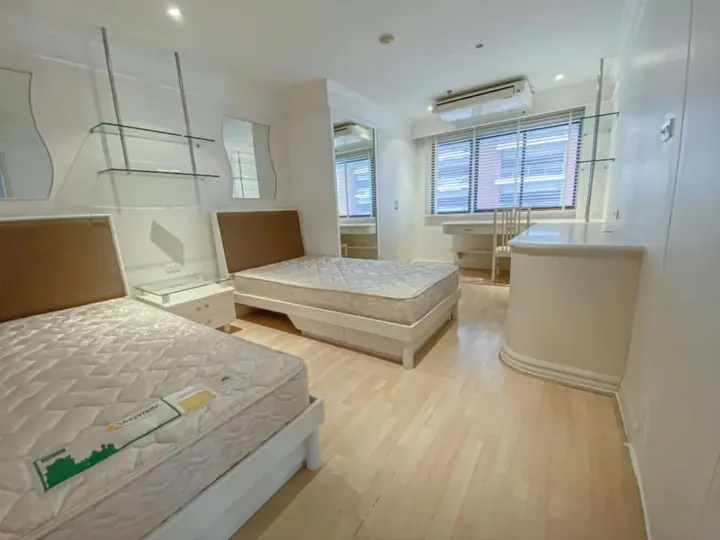 Property photos for The Royal Place 2