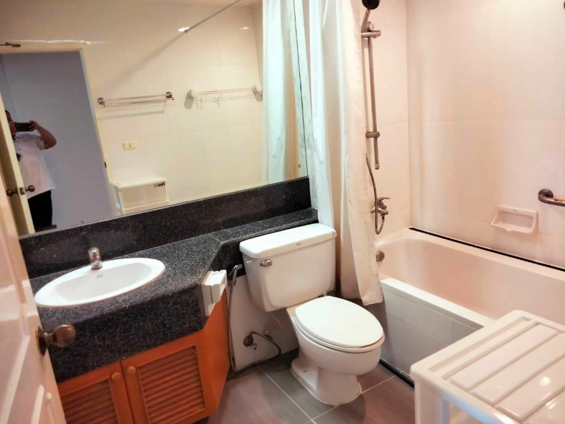 Property photos for The Royal Place 1