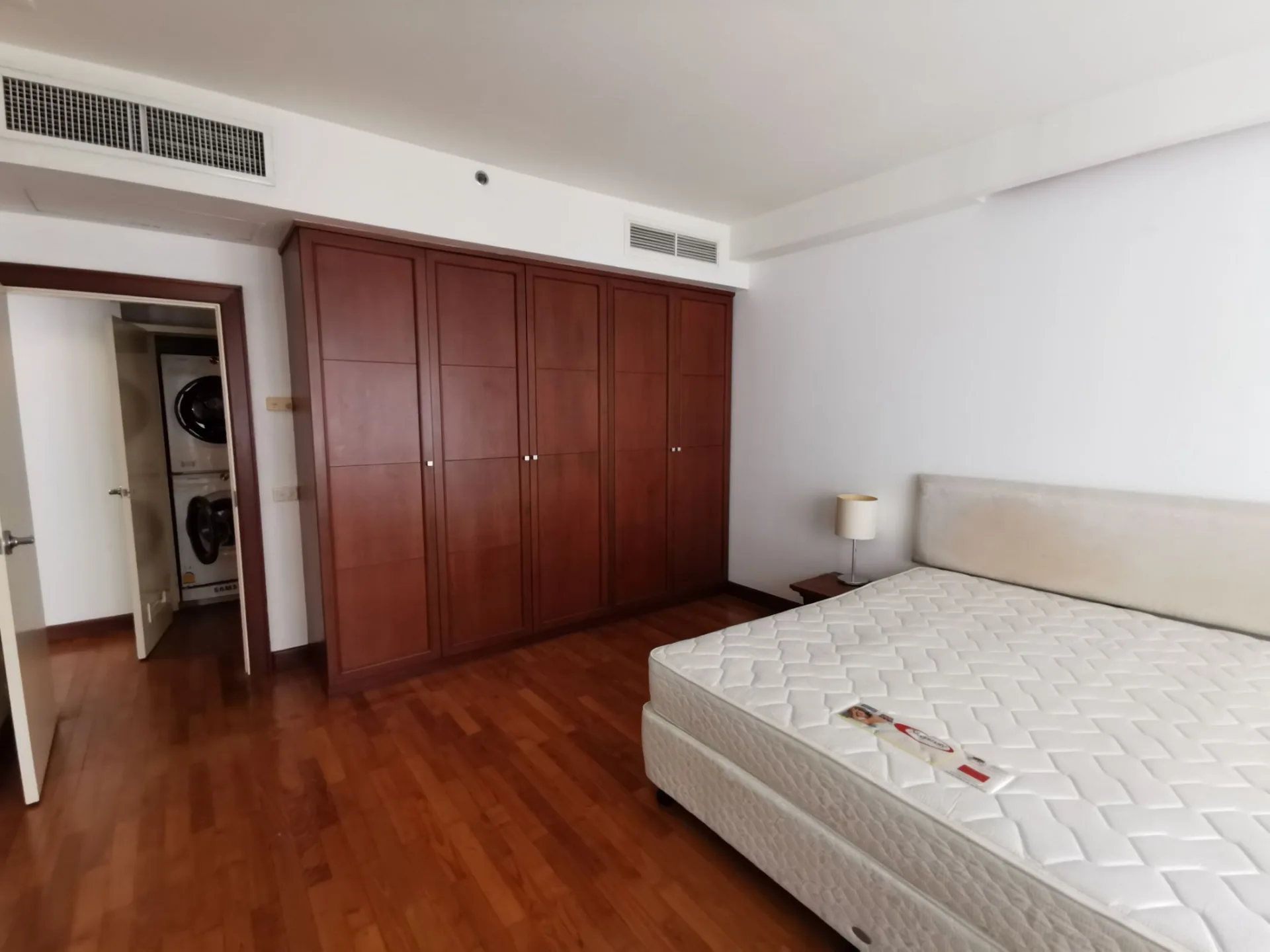 Property photos for Langsuan Ville