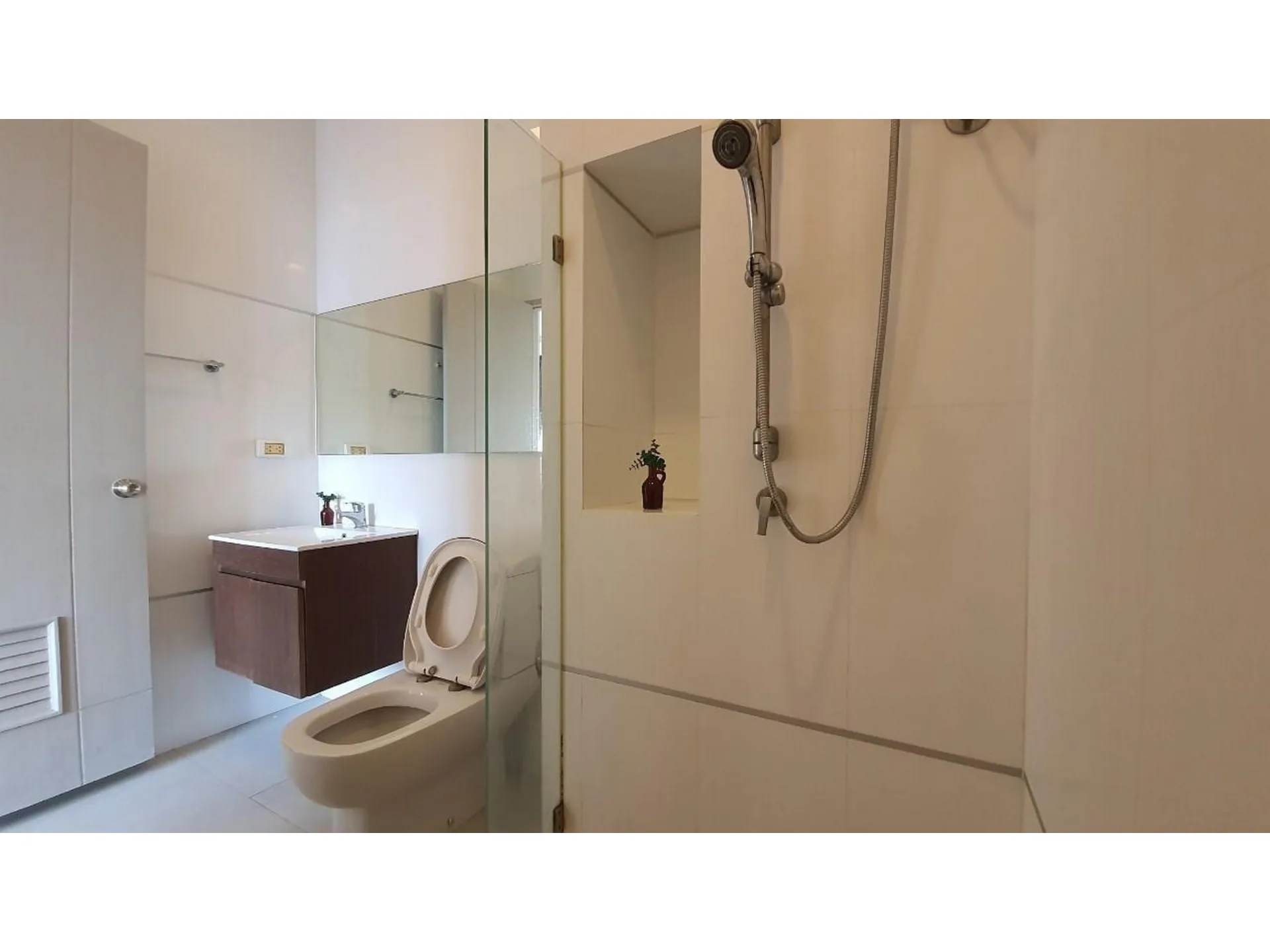 Property photos for Thru Thonglor