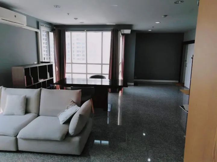Property photos for Pathumwan Resort