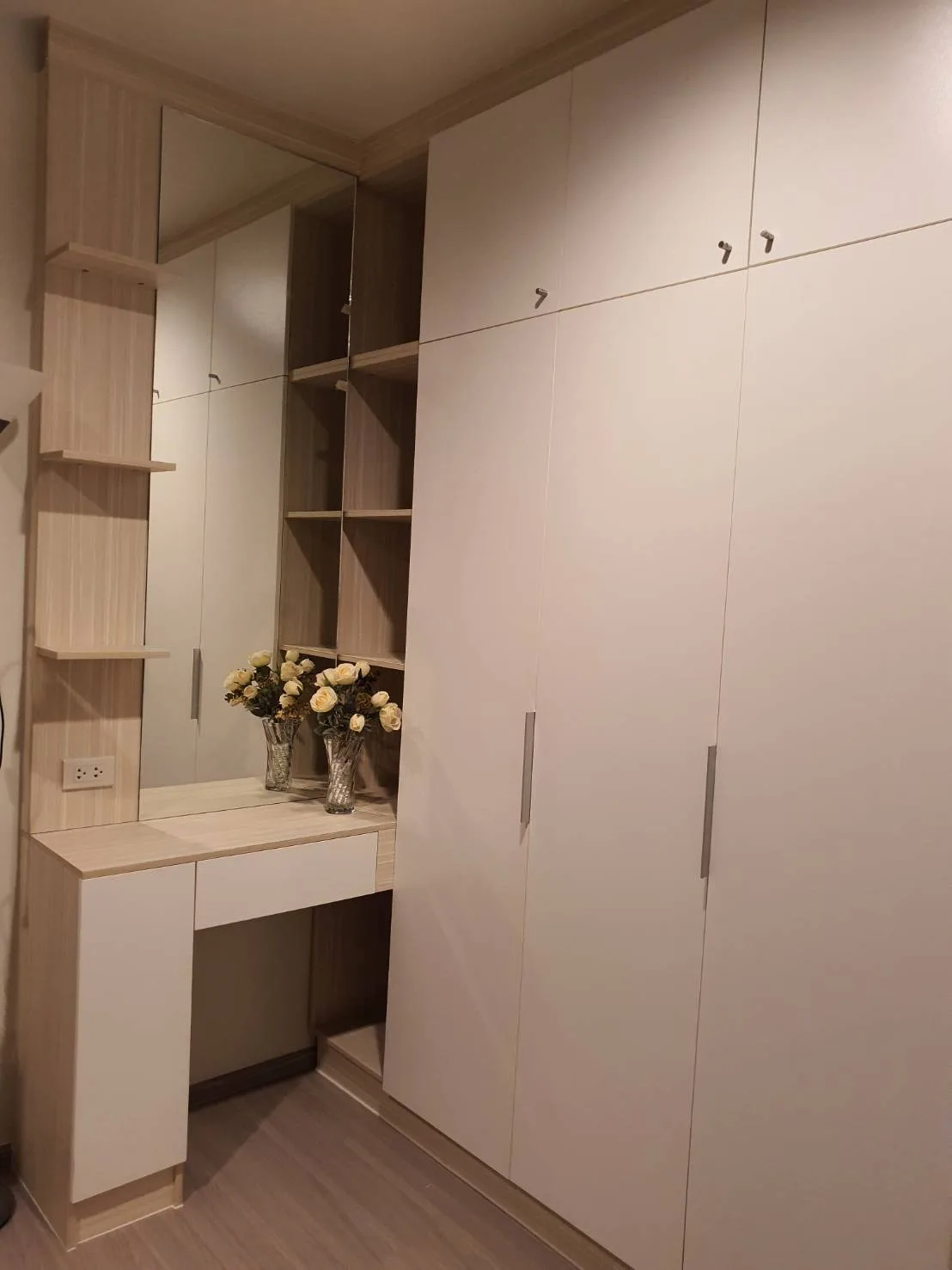 Property photos for Life Asoke Hype