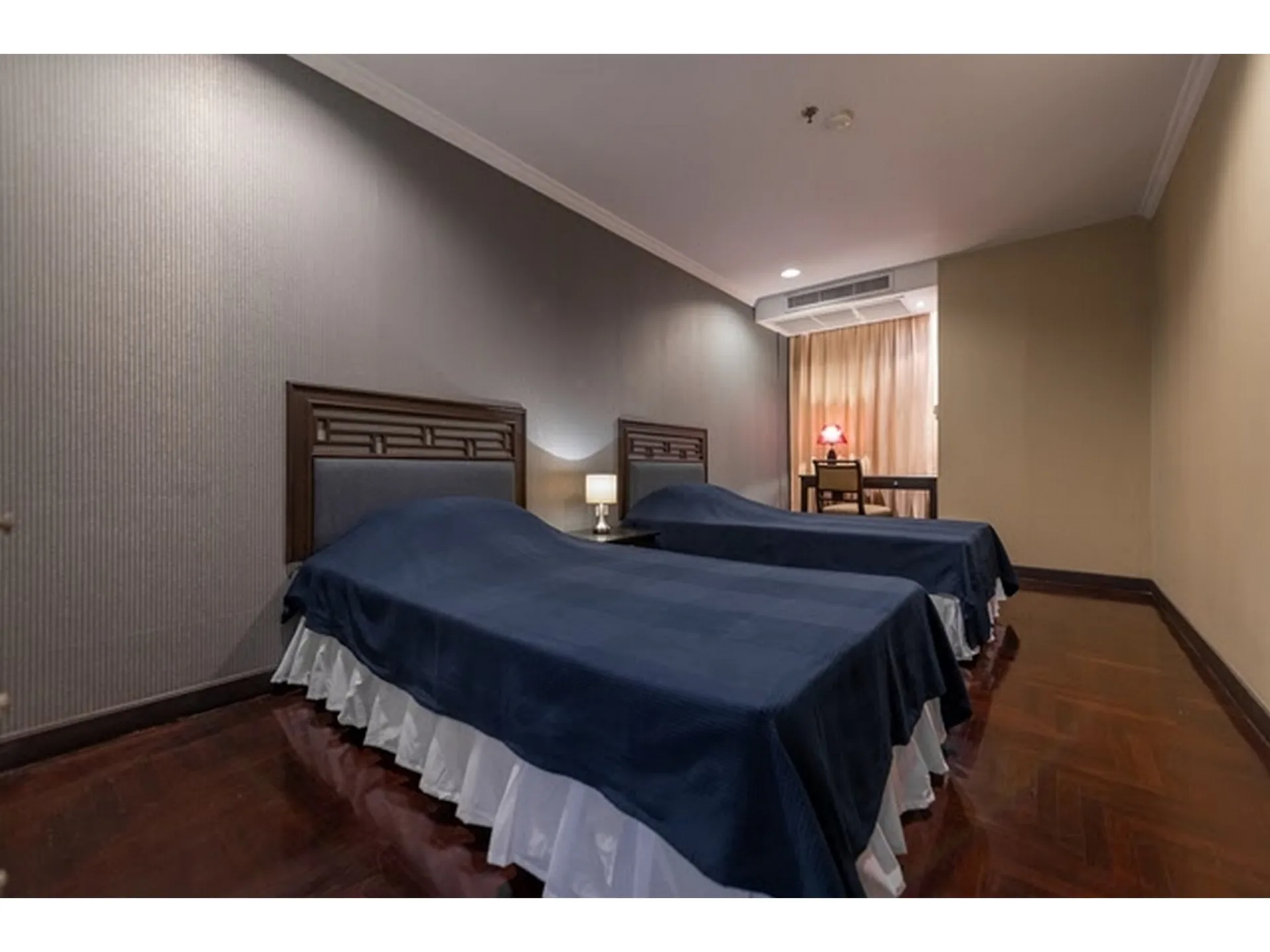 Property photos for Lake Green