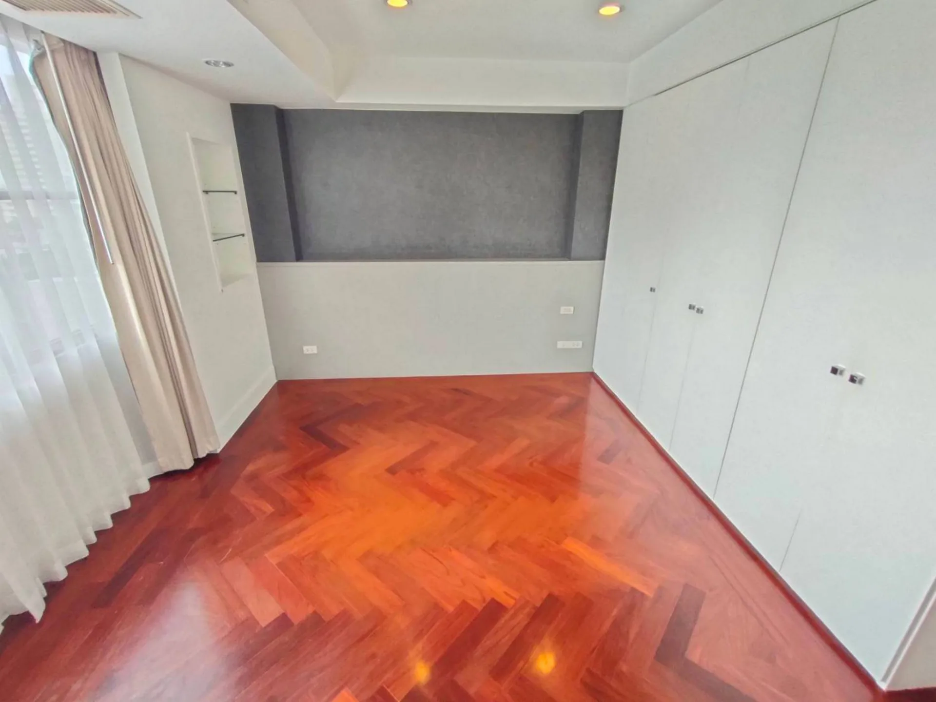 Property photos for Phirom Garden Residence