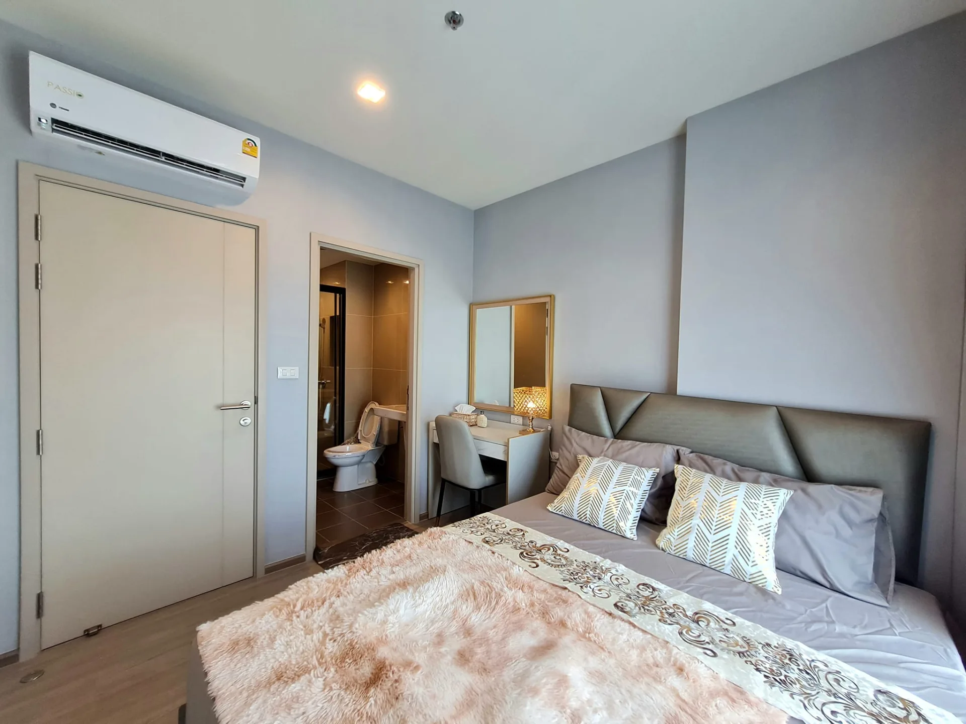 Property photos for The Base Phetchaburi-thonglor
