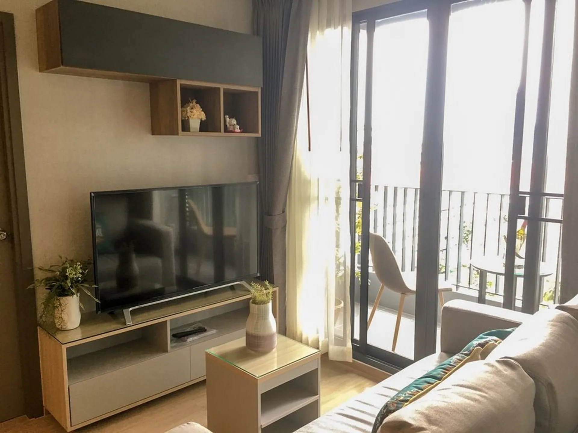 Property photos for IDEO O2