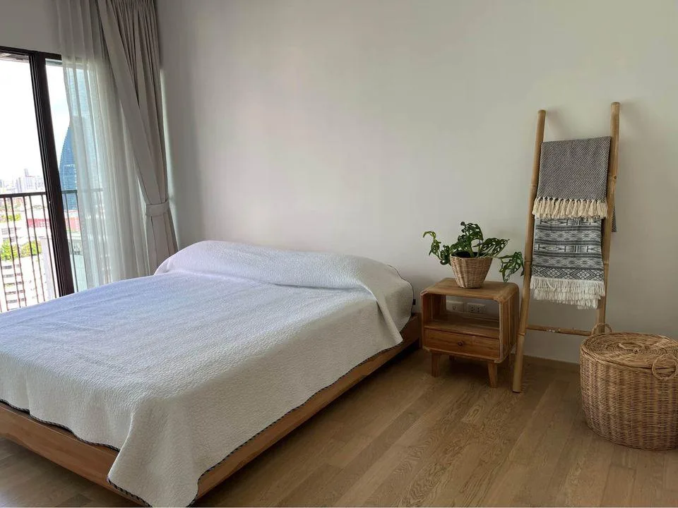Property photos for Noble Refine