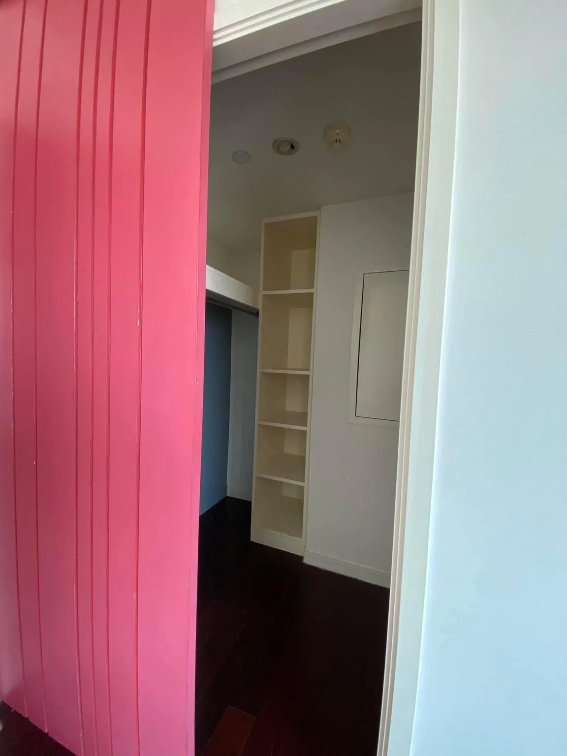 Property photos for MANHATTAN CHIDLOM
