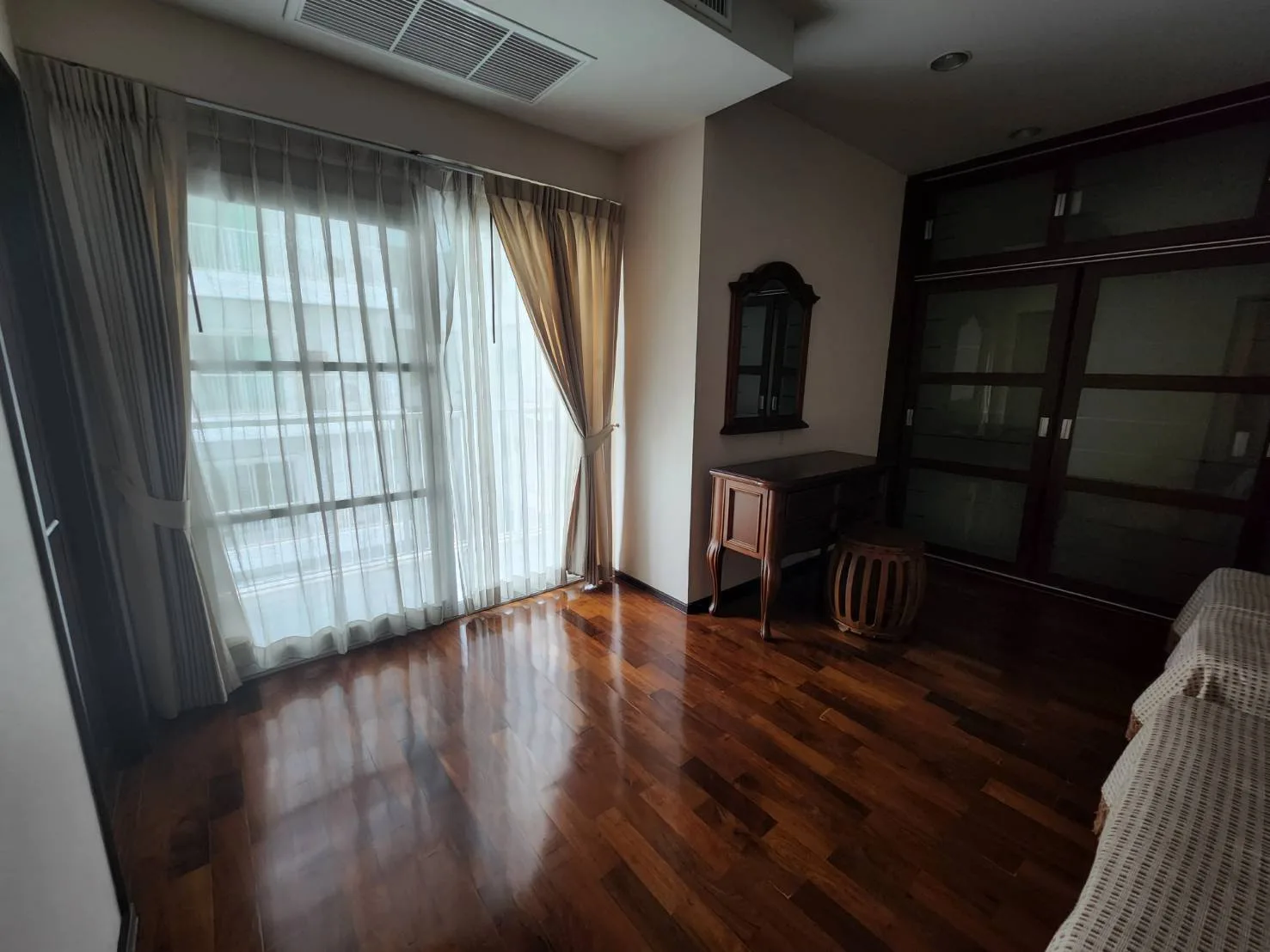 Property photos for Noble Ora