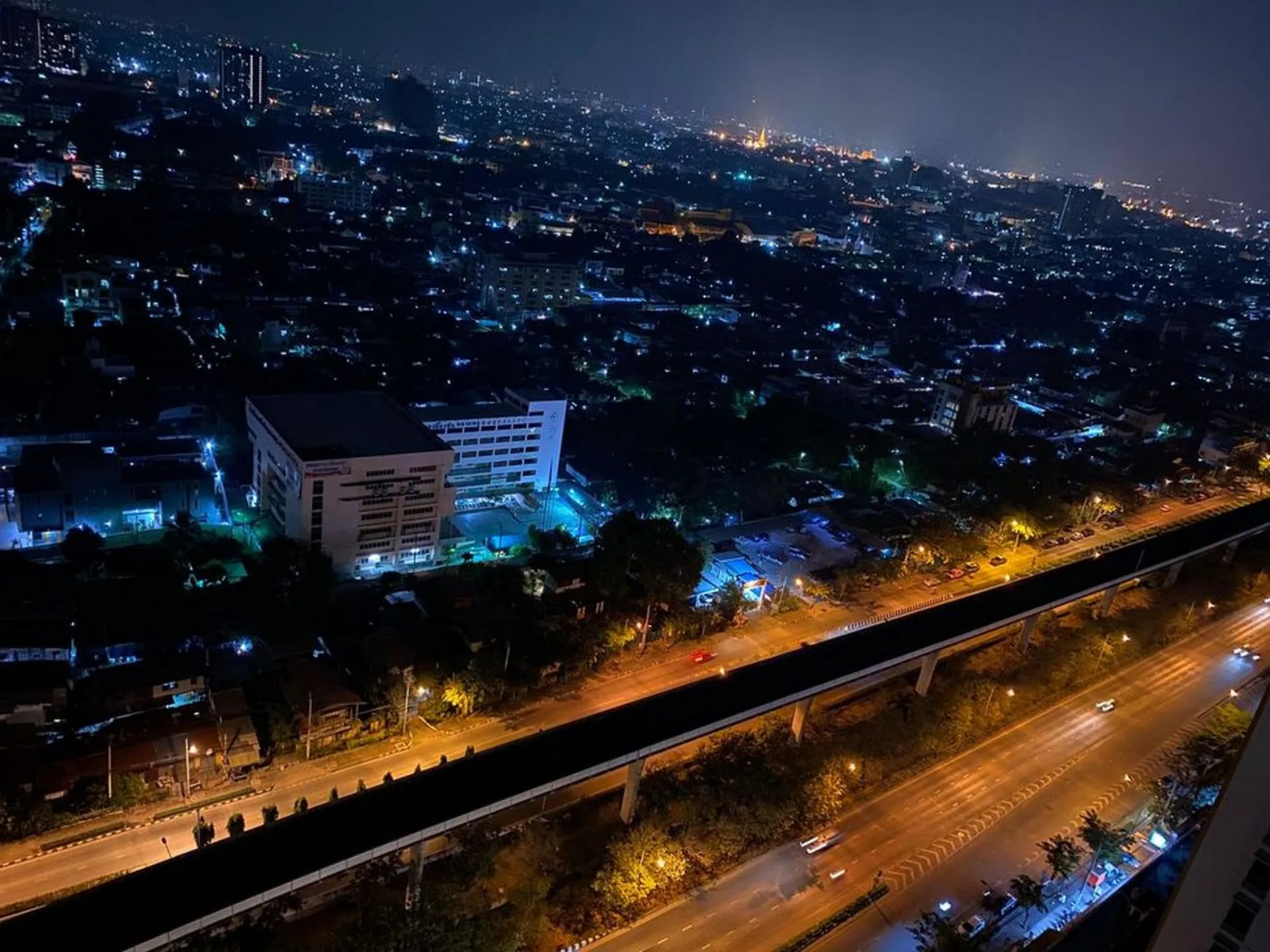 Property photos for The Parkland Grand Taksin