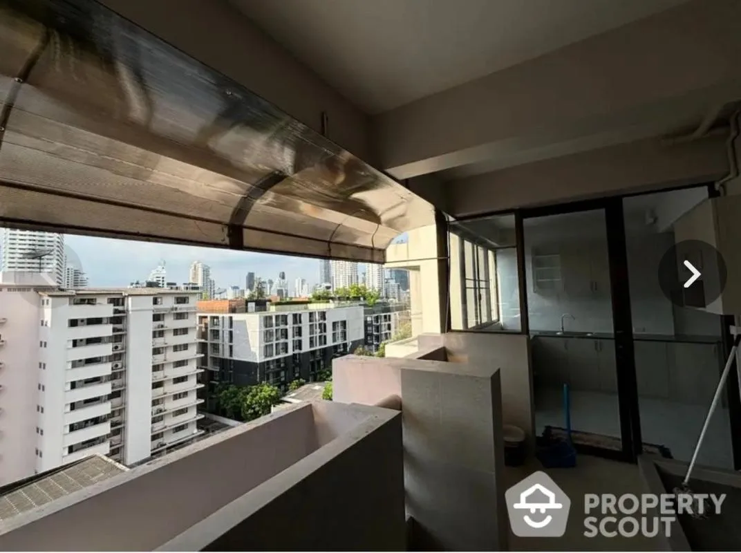 Property photos for Tongtip Mansion