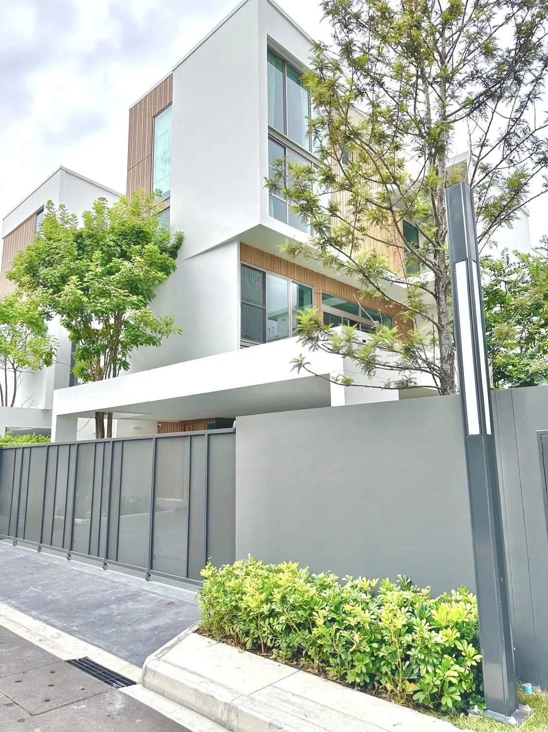 Property photos for Vive Rama 9
