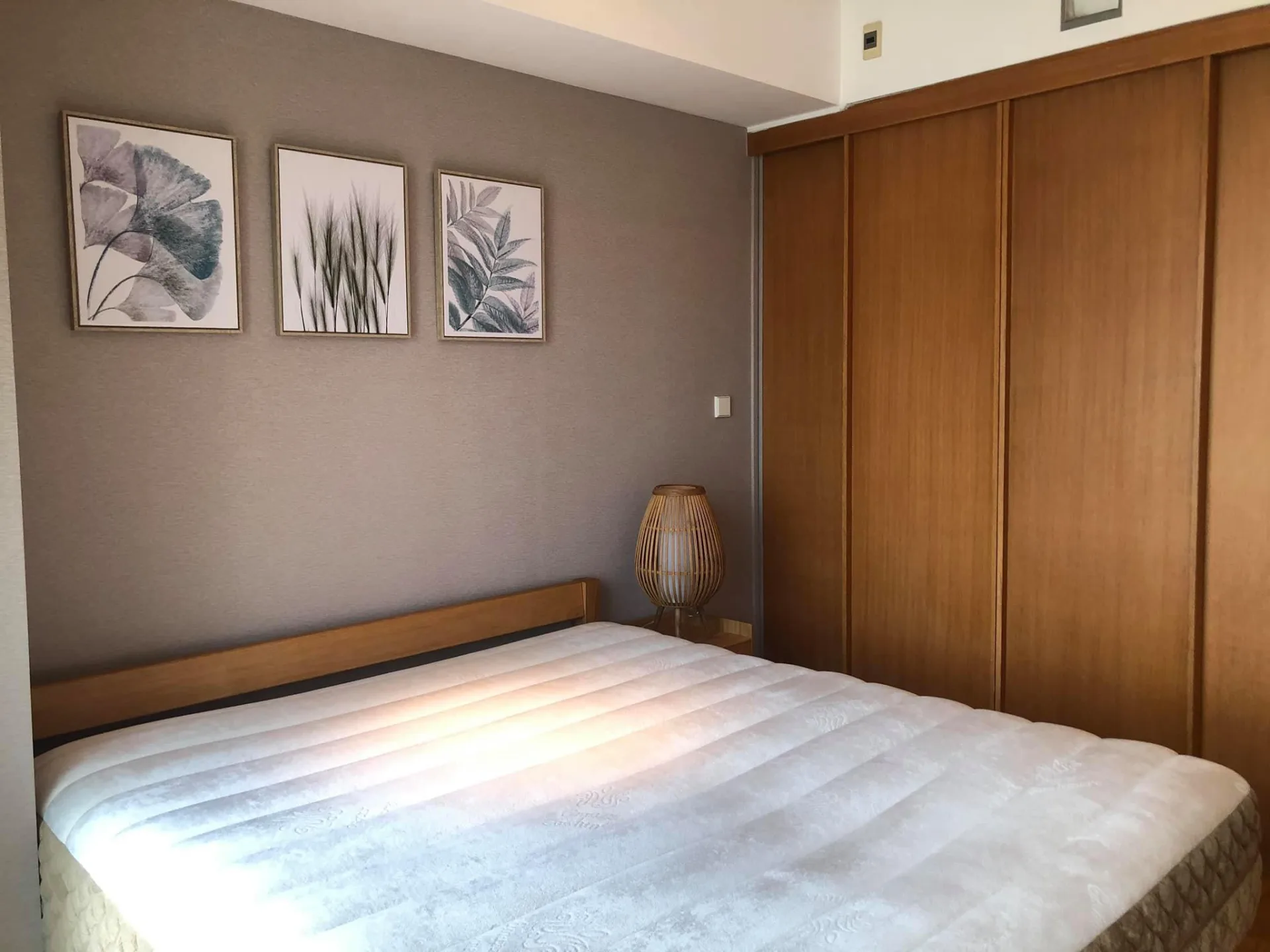 Property photos for The Met