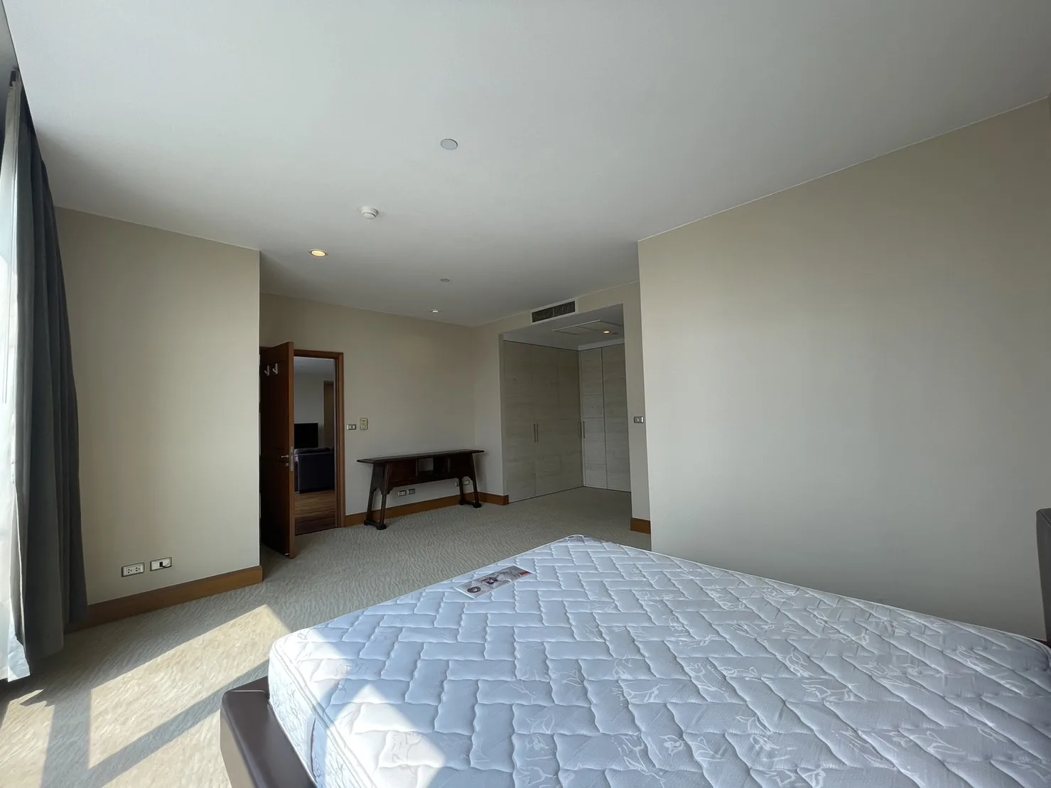 Property photos for Sky Villas Sathorn