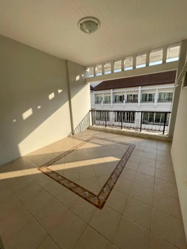 Property photos for Baan Klang Krung Sathon - Charoenrat