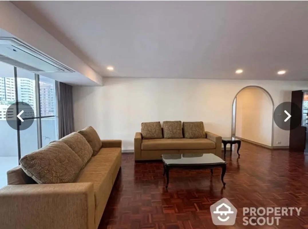 Property photos for Tongtip Mansion
