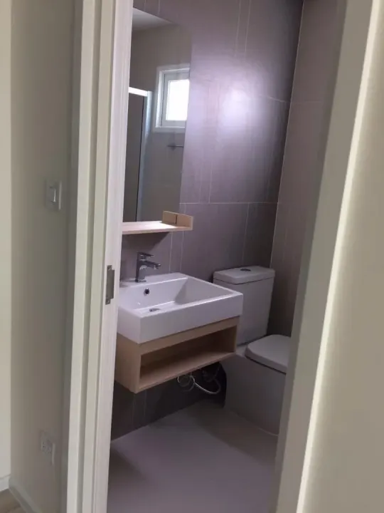 Property photos for The Key Sathorn - Charoenraj
