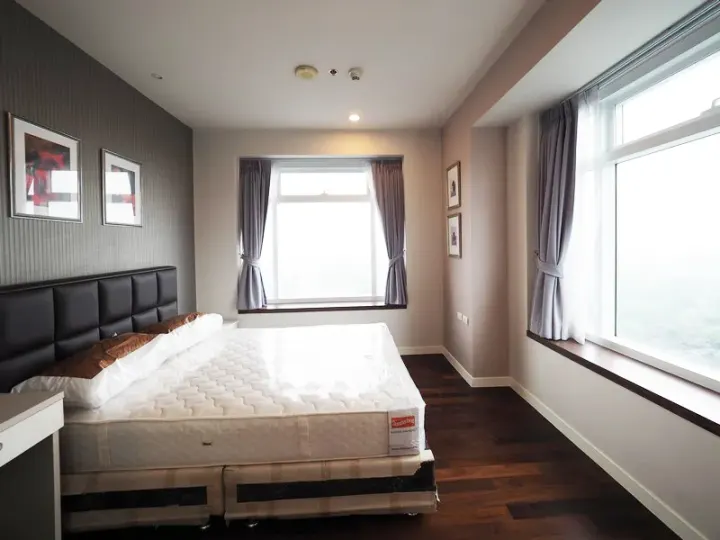 Property photos for Circle Condominium