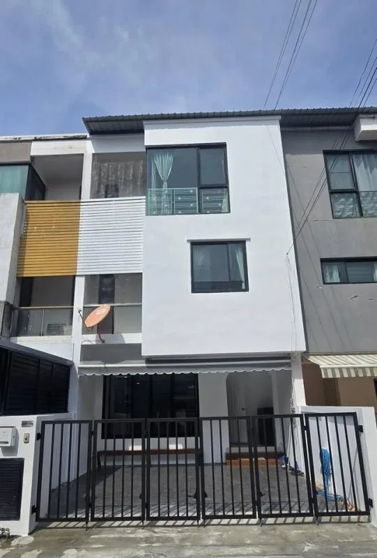 Property photos for Sarin Wiz Sukhumvit 107