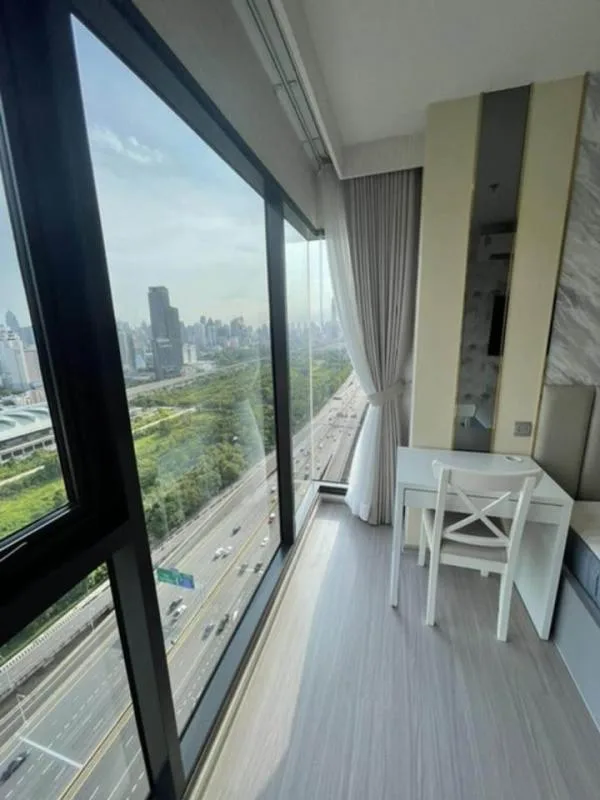 Property photos for Life Asoke Hype