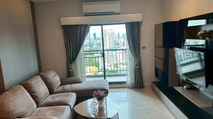 Property photos for The Crest Sukhumvit 34