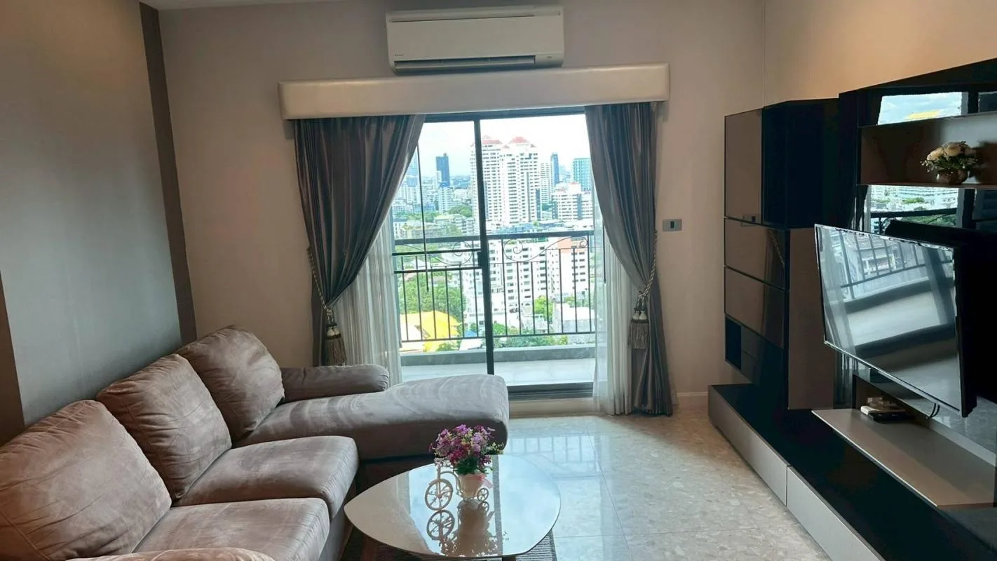 Property photos for The Crest Sukhumvit 34
