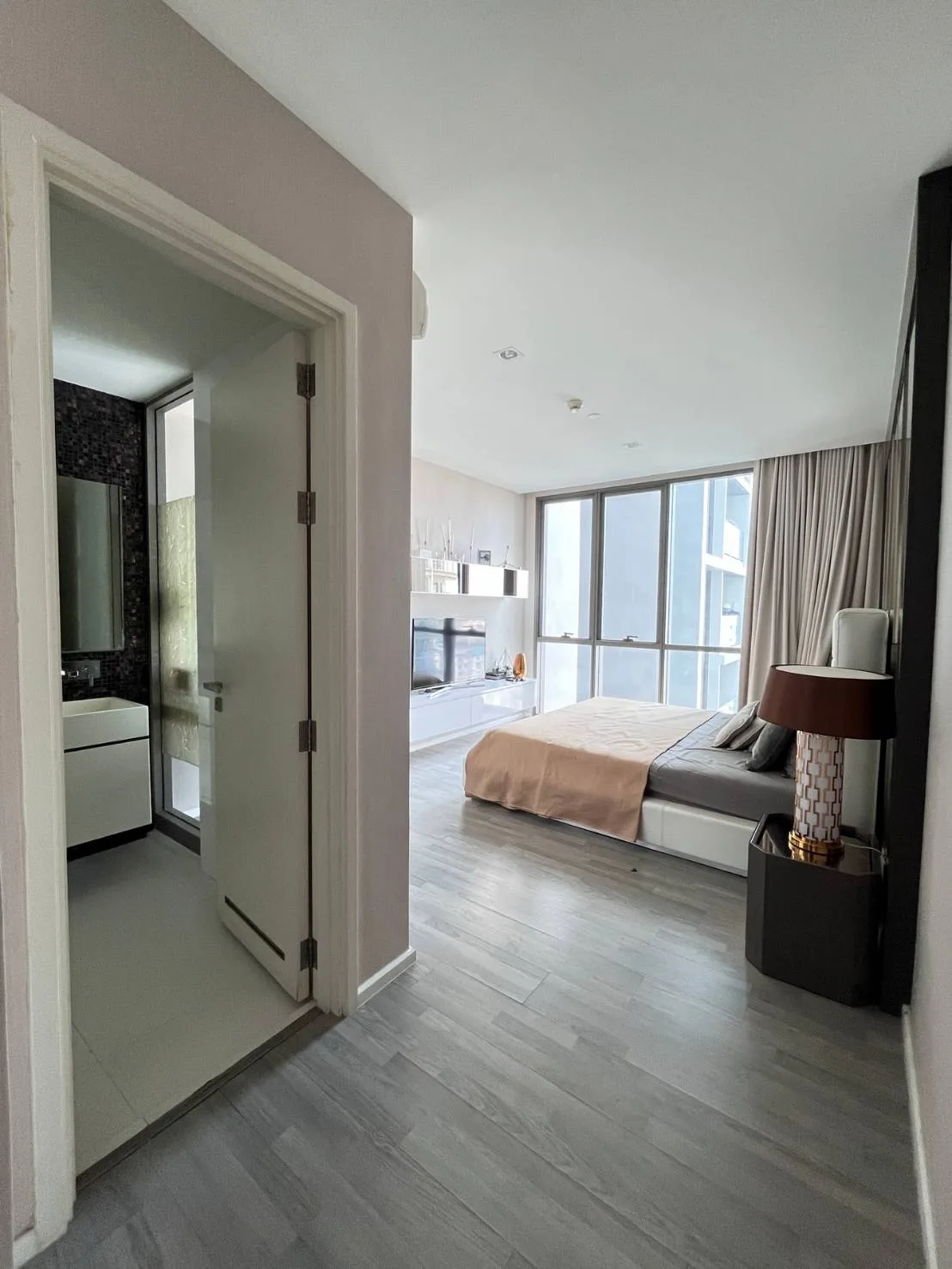 Property photos for The Room Sukhumvit 69