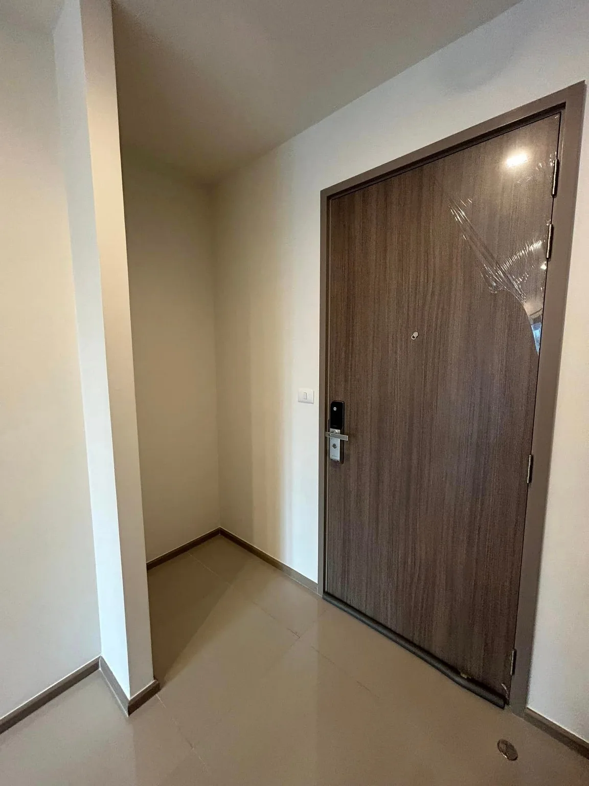 Property photos for The Base Phetchaburi-thonglor